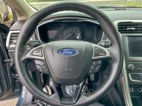 Used 2020 Ford Fusion SE FWD image 10