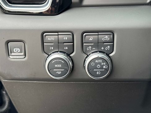 Used 2025 GMC Sierra 2500 Denali Ultimate AWD/4WD image 32
