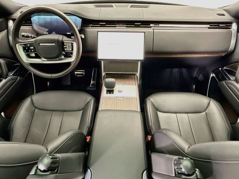 Certified 2025 Land Rover Range Rover Long Wheelbase SE AWD/4WD image 13