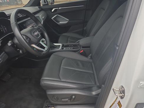 Used 2022 Audi Q3 2.0T Premium Plus w/ Premium Plus Package image 5