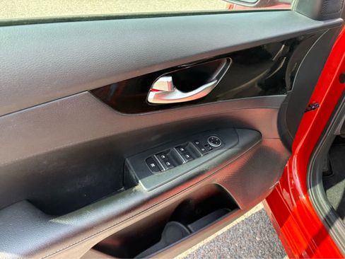 Used 2019 Kia Forte EX w/ Option Group 020 FWD image 11