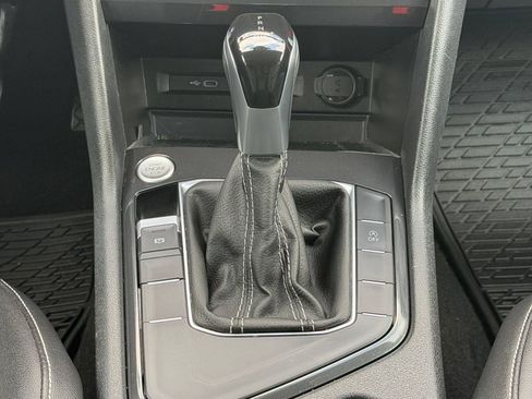 Used 2022 Volkswagen Tiguan SE FWD image 26