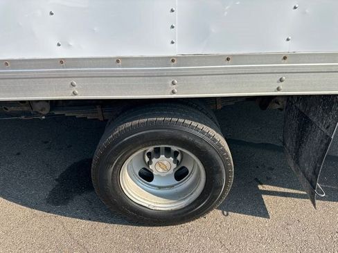 Used 2017 Chevrolet Express 3500 3500 3DR EXTENDED CARGO VAN/V8 image 23