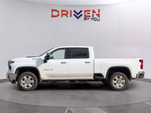 Used 2024 Chevrolet Silverado 2500 LTZ w/ LTZ Premium Package image 2