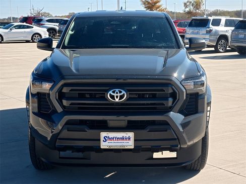 Used 2025 Toyota Tacoma SR image 8