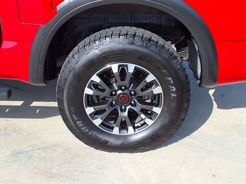 Used 2023 Nissan Titan PRO-4X AWD/4WD image 39