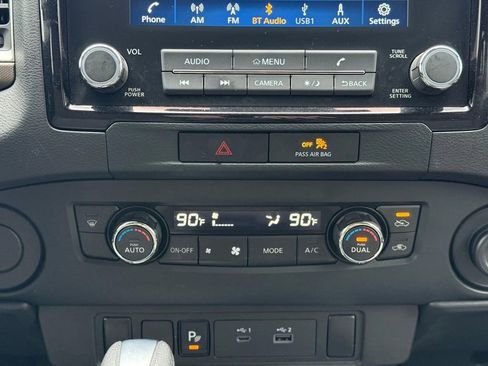 Used 2022 Nissan Frontier SV w/ Technology Package image 28