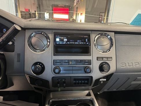 Used 2013 Ford F250 XLT w/ XLT Interior Pkg image 17