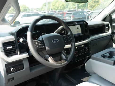 Used 2026 Ford F250 XL w/ XL Chrome Package RWD image 3