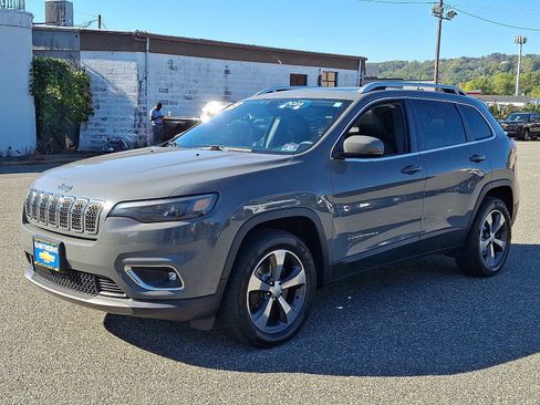Used 2019 Jeep Cherokee Limited image 3
