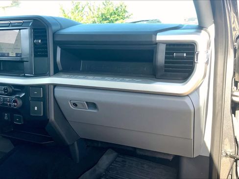 Used 2023 Ford F250 XL w/ STX Appearance Package AWD/4WD image 18