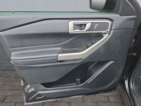 Used 2024 Ford Explorer XLT image 10