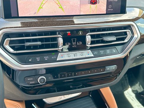Used 2025 BMW X4 xDrive30i image 16