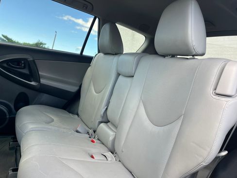 Used 2011 Toyota RAV4 Limited AWD/4WD image 17