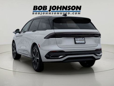 Used 2024 Lincoln Nautilus Reserve w/ Equipment Group 202A image 4