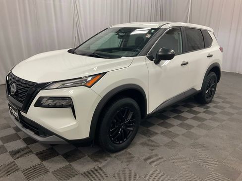 Used 2023 Nissan Rogue S image 10