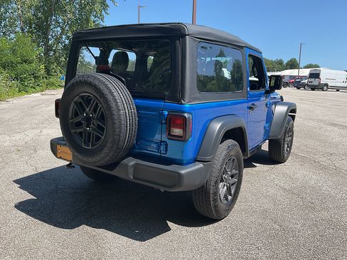 Used 2026 Jeep Wrangler Sport AWD/4WD image 5