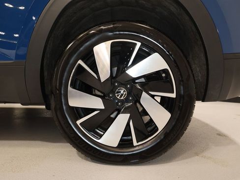 Used 2025 Volkswagen Atlas Cross Sport SE image 31