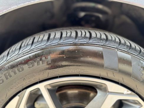 Used 2023 Kia Forte LXS image 29