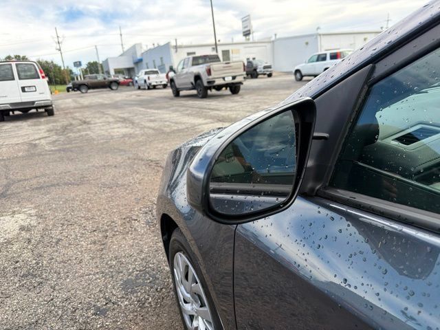 Used 2017 Toyota Corolla LE w/ Carpet Mat Package (TMS) FWD image 29