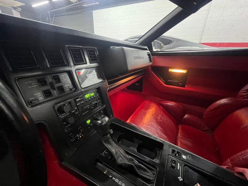 Used 1989 Chevrolet Corvette Convertible image 13