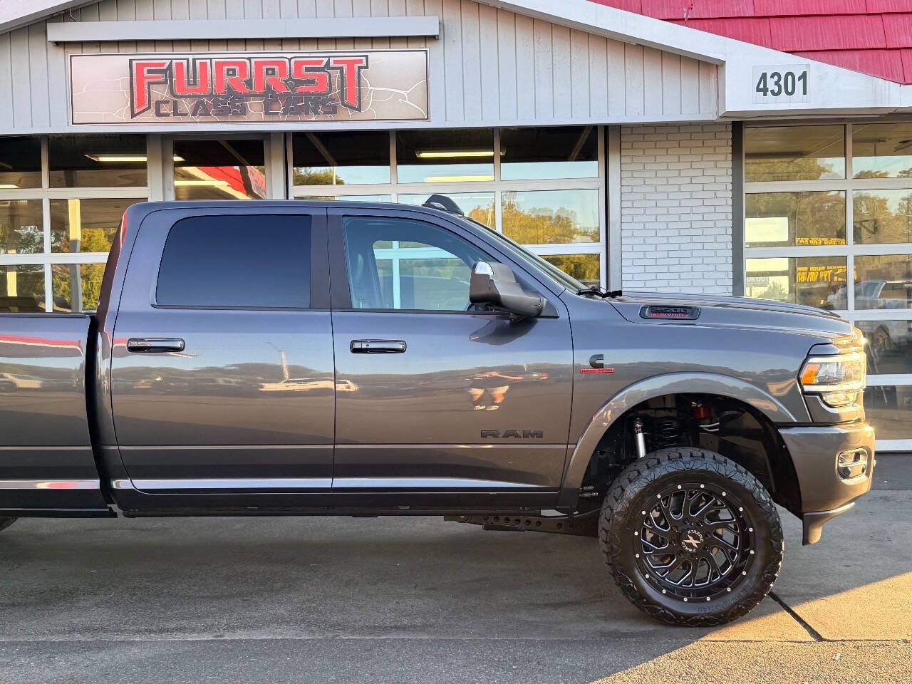 Used 2020 RAM 2500 Laramie w/ Night Edition AWD/4WD image 12