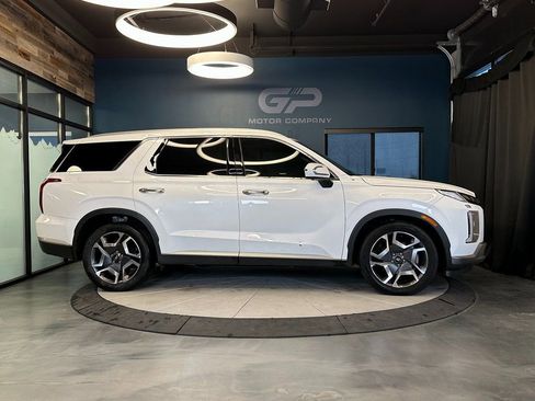 Used 2023 Hyundai Palisade SEL image 2