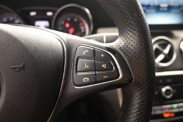 Certified 2020 Mercedes-Benz GLA 250 image 14