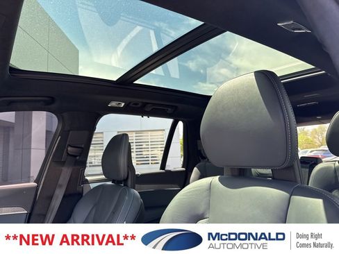 Used 2021 Volvo XC90 T6 Inscription w/ Lounge Package AWD/4WD image 5