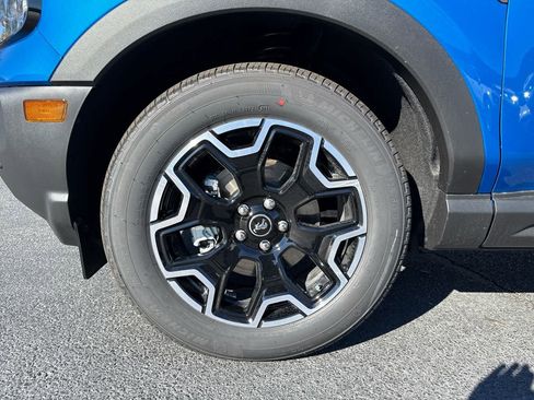 New 2025 Ford Bronco Sport Outer Banks w/ Outer Banks Tech Package+ AWD/4WD image 32