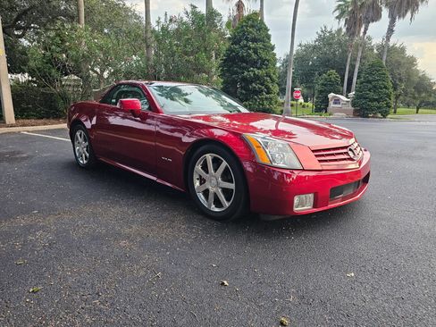 Used 2004 Cadillac XLR RWD image 1