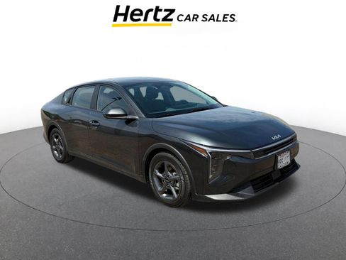 Used 2025 Kia K4 LXS image 1