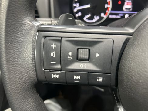 Used 2023 Nissan Rogue S image 31