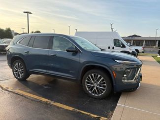 Used 2025 Buick Enclave Avenir w/ Trailering Package, 5000 lbs. AWD/4WD video 1