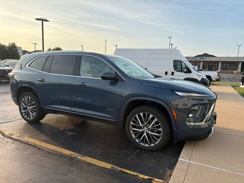 Used 2025 Buick Enclave Avenir w/ Trailering Package, 5000 lbs. AWD/4WD image 1