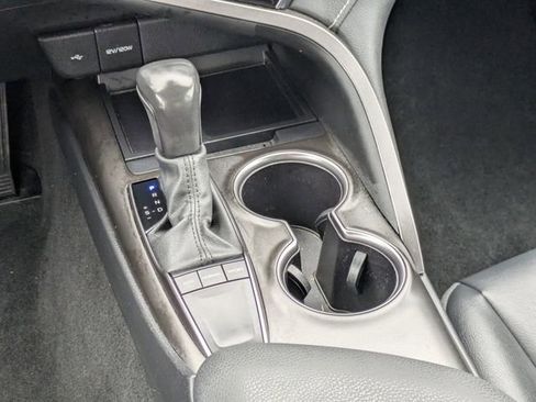 Used 2024 Toyota Camry SE image 14