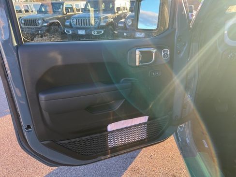 New 2026 Jeep Gladiator Sport image 19
