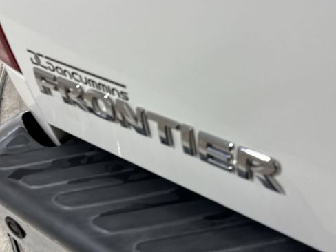 Used 2021 Nissan Frontier SV image 26