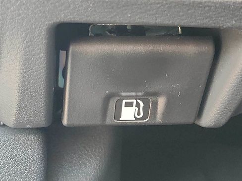 Certified 2024 Nissan Sentra SV image 25