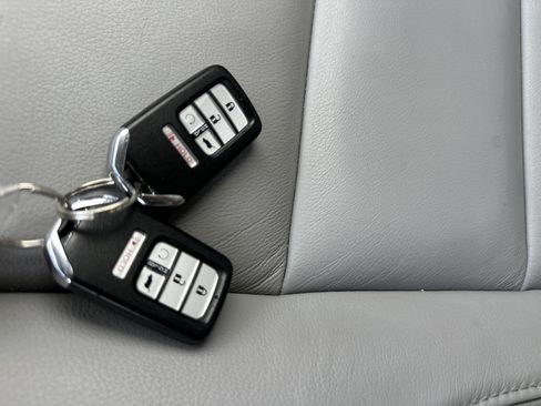 Used 2020 Honda Pilot Touring image 20