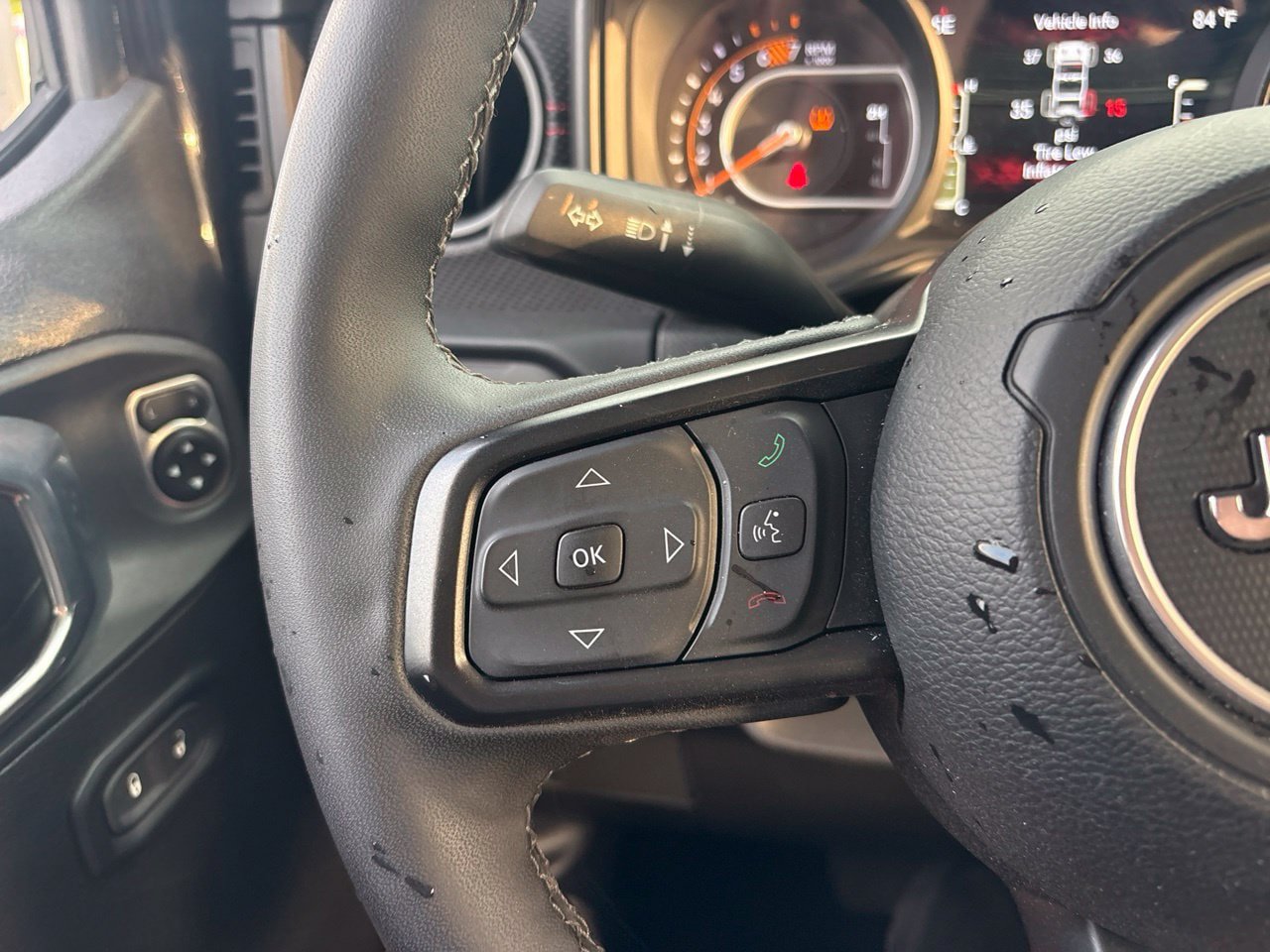 Used 2025 Jeep Wrangler Unlimited Rubicon w/ Convenience Group AWD/4WD image 22
