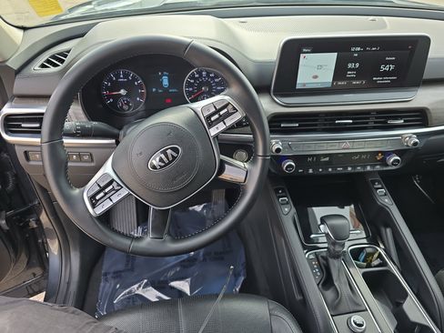 Used 2021 Kia Telluride EX w/ EX Premium Package image 18
