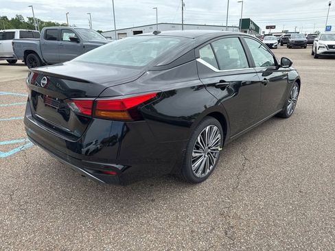 New 2026 Nissan Altima 2.5 SV w/ SV Premium Package FWD image 7