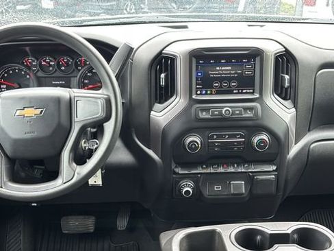 Used 2020 Chevrolet Silverado 1500 Custom w/ Custom Value Package AWD/4WD image 9
