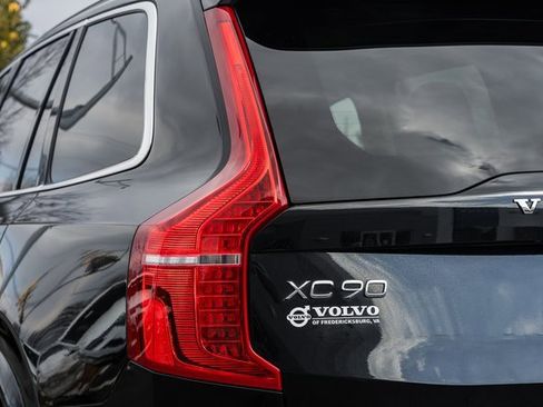 Used 2024 Volvo XC90 B6 Plus image 8