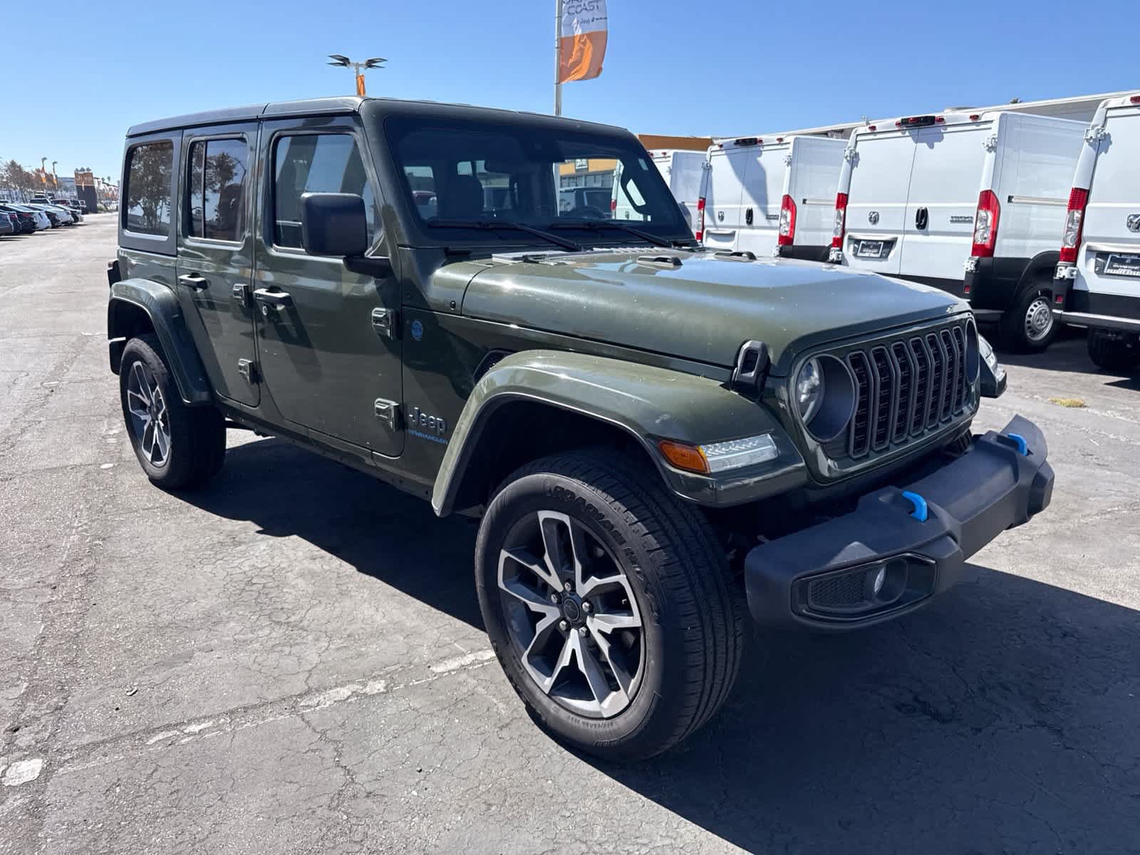 Used 2024 Jeep Wrangler Unlimited w/ Convenience Group AWD/4WD image 7