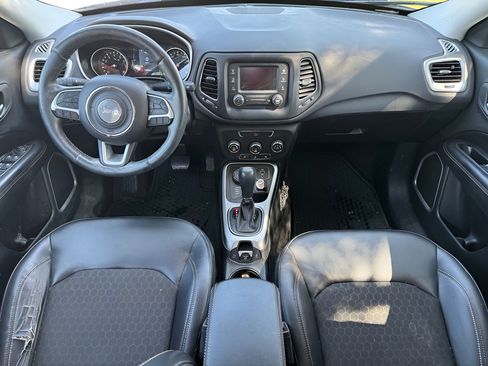 Used 2018 Jeep Compass Latitude w/ Cold Weather Group AWD/4WD image 20