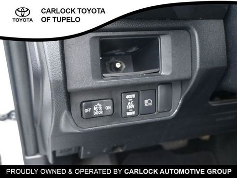 Used 2018 Toyota Tacoma TRD Off-Road AWD/4WD image 16