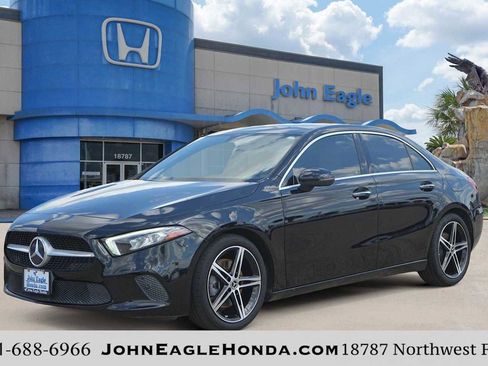 Used 2021 Mercedes-Benz A 220 image 1