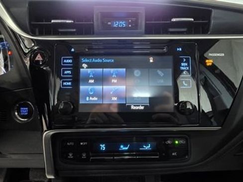 Used 2017 Toyota Corolla image 17